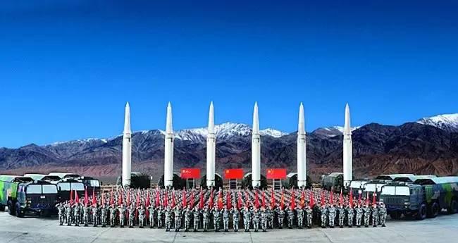 二炮部隊華麗轉身，火箭軍的時代來臨，二炮部隊轉型揭秘，火箭軍新時代的來臨