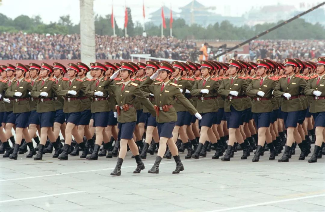 中國女兵方隊閱兵儀式，榮耀與力量的展現(xiàn)，中國女兵方隊閱兵儀式，榮耀與力量的璀璨展現(xiàn)
