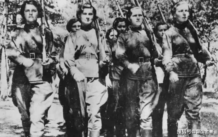 蘇聯(lián)女兵與慰安夫，歷史真相的探尋，蘇聯(lián)女兵與慰安夫，探尋歷史真相