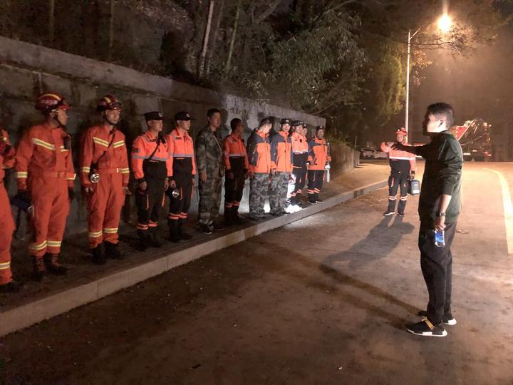 聯(lián)勤保障中心咨詢電話，架起服務(wù)橋梁，實(shí)現(xiàn)高效保障，聯(lián)勤保障中心服務(wù)熱線，高效保障，服務(wù)橋梁，實(shí)現(xiàn)無縫對接。