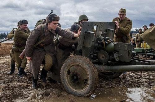 集團(tuán)軍與兵團(tuán)，組織結(jié)構(gòu)與作戰(zhàn)功能的差異，集團(tuán)軍與兵團(tuán)，組織結(jié)構(gòu)與作戰(zhàn)功能的對(duì)比解析