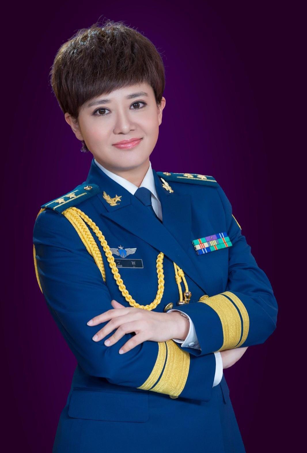 軍事頻道女主持人尹夢，聲音與力量的獨(dú)特融合，尹夢，軍事頻道女主持人，聲音與力量的魅力展現(xiàn)