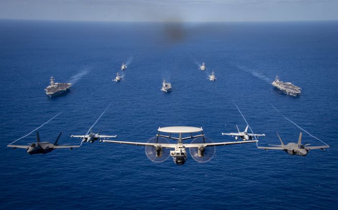 解放軍艦隊直沖美日戰(zhàn)位，展示力量，捍衛(wèi)國家尊嚴，解放軍艦隊展示力量捍衛(wèi)國家尊嚴，直面美日戰(zhàn)位挑戰(zhàn)