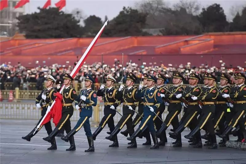 三軍儀仗大隊現(xiàn)任領(lǐng)導(dǎo)大隊長——矢志不渝的領(lǐng)航者，三軍儀仗大隊大隊長，矢志不渝的領(lǐng)航者風(fēng)采