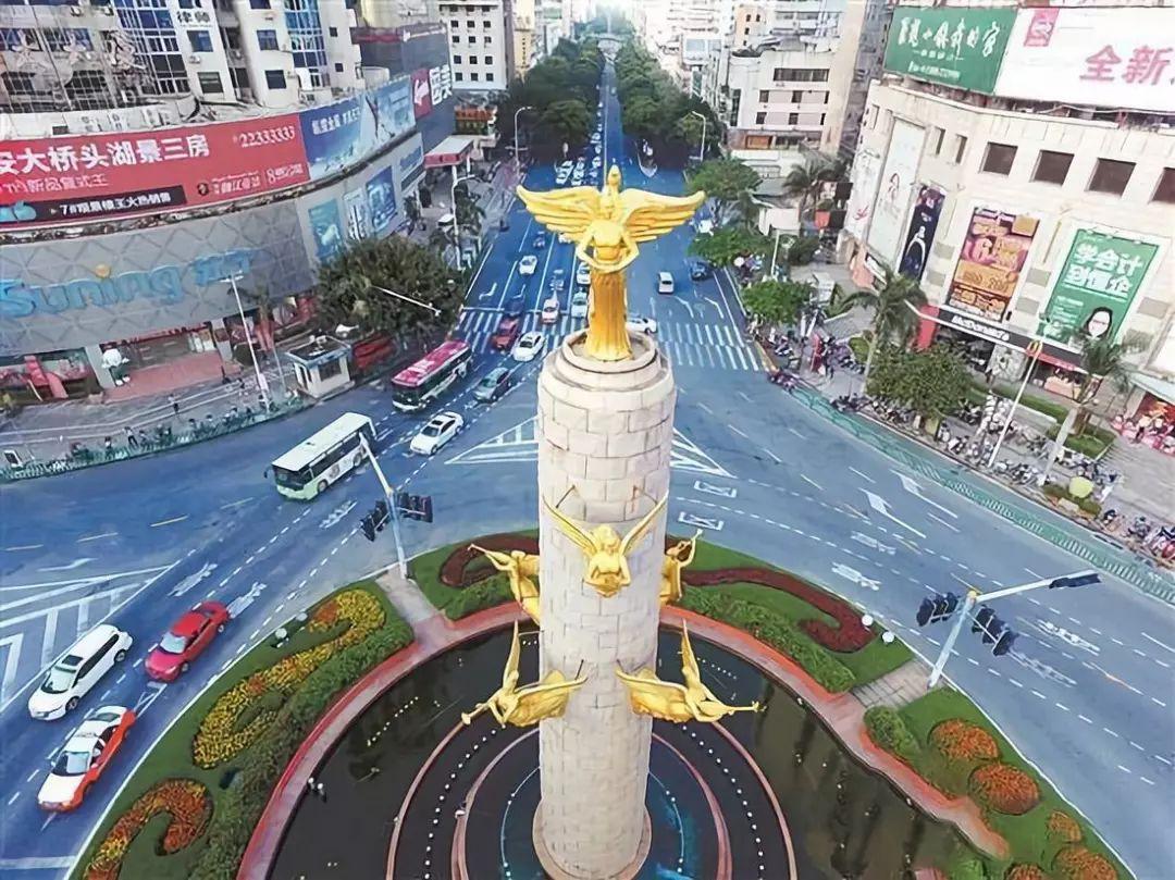 泉州建筑燕尾脊，傳統(tǒng)與現(xiàn)代的交融之美，泉州建筑燕尾脊，傳統(tǒng)與現(xiàn)代的交融之美風(fēng)采展示