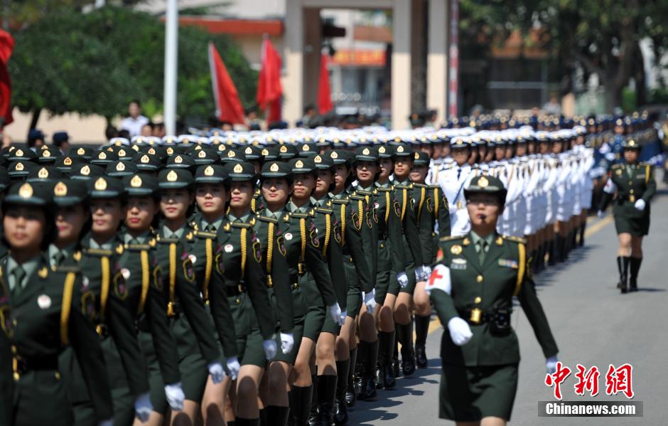 紀念抗日戰(zhàn)爭暨反法西斯戰(zhàn)爭勝利70周年閱兵，回顧與前瞻，紀念抗日戰(zhàn)爭暨反法西斯戰(zhàn)爭勝利70周年閱兵，回顧歷史，展望未來