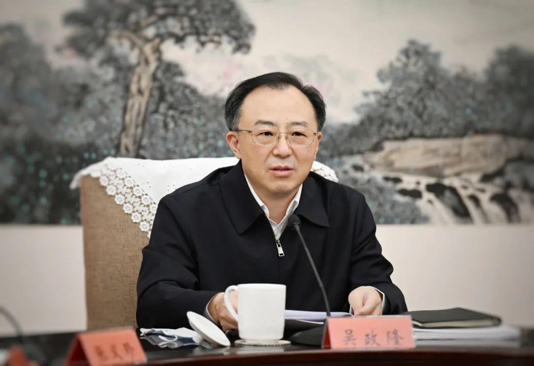 兩個(gè)確立，引領(lǐng)未來(lái)的關(guān)鍵力量，兩個(gè)確立，引領(lǐng)未來(lái)的雙向力量