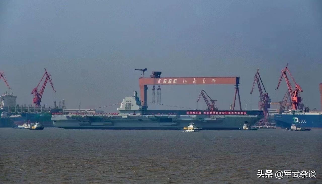 航空母艦在其三十年服役期內(nèi)的歷程與貢獻(xiàn)，航空母艦三十年服役歷程與卓越貢獻(xiàn)回顧
