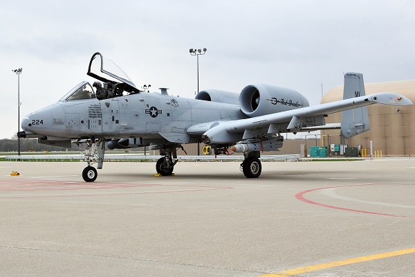 揭秘A-10攻擊機，空中猛獸的卓越性能與傳奇歷程，揭秘A-10攻擊機的卓越性能與傳奇歷程，空中猛獸的全方位解讀