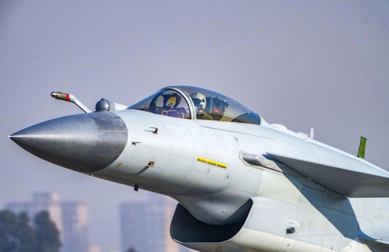 殲-10戰(zhàn)斗機在中國空軍現(xiàn)代化進程中的深遠意義，殲-10戰(zhàn)斗機在中國空軍現(xiàn)代化進程中的戰(zhàn)略地位與深遠影響