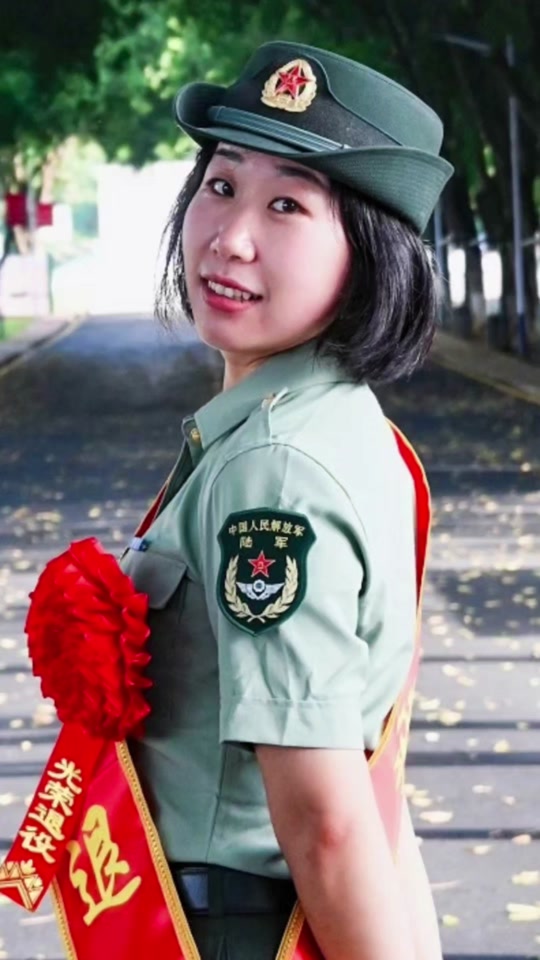 退伍季女兵，堅韌與榮耀的交織，退伍季女兵，堅韌與榮耀的綻放