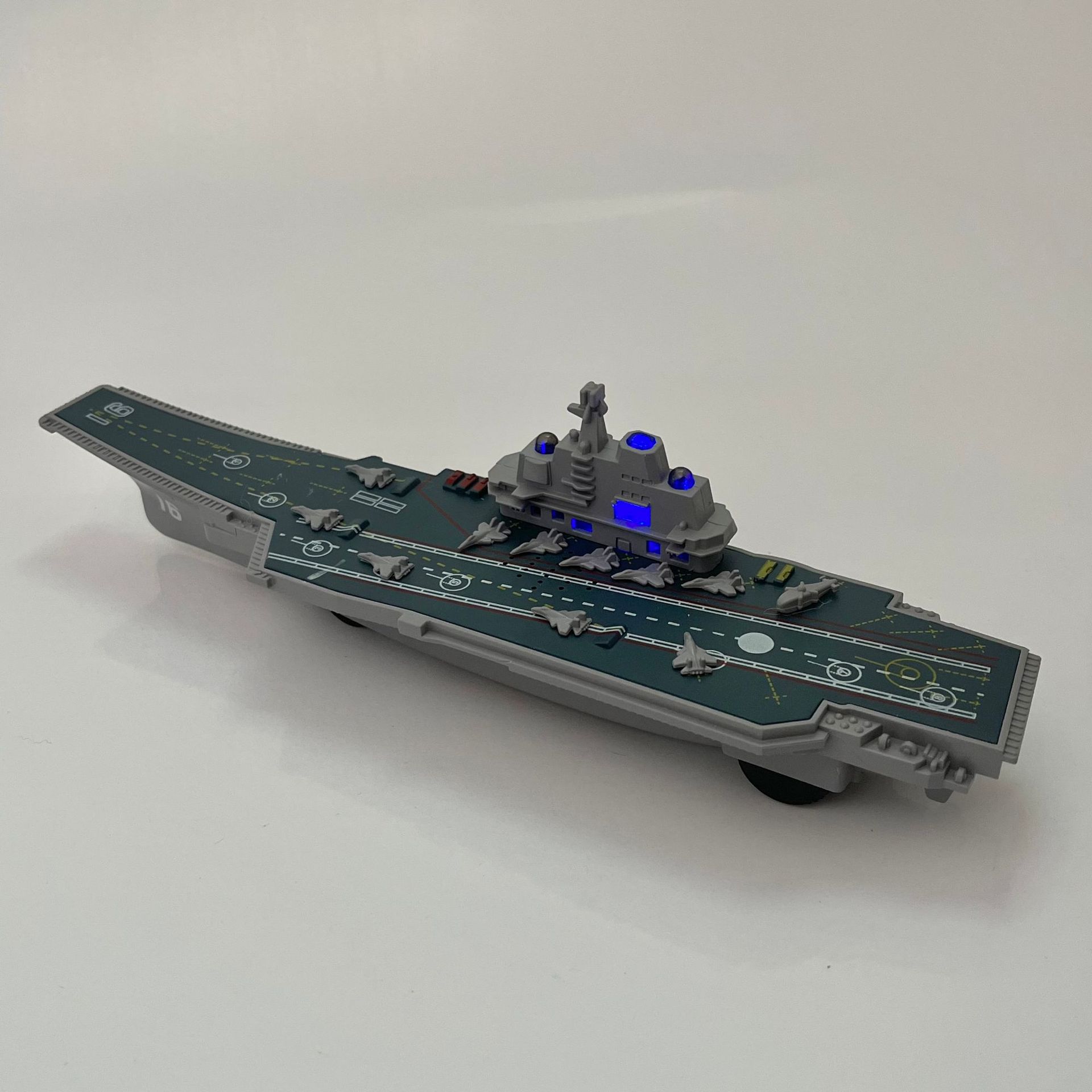 用輕粘土塑造航空母艦模型的藝術與魅力，輕粘土塑造航空母艦模型的藝術魅力探索