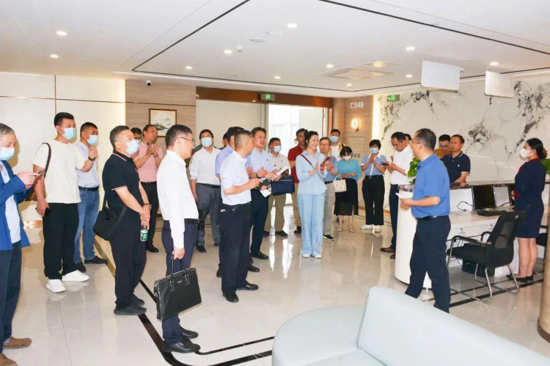 自主擇業(yè)軍轉(zhuǎn)之路論壇，探索與啟示，自主擇業(yè)軍轉(zhuǎn)之路論壇，探索與啟示的啟示