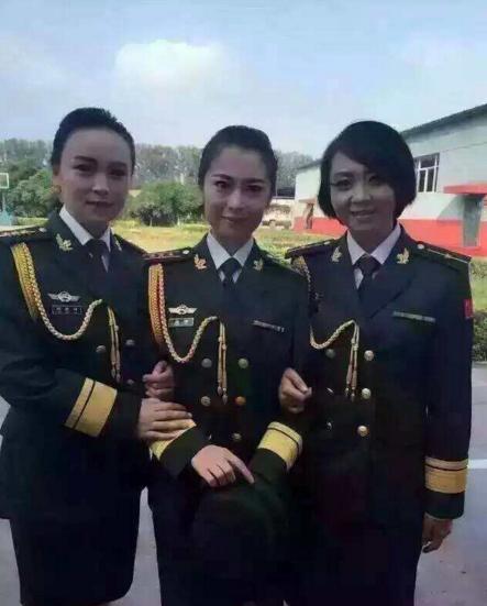 女兵儀仗隊中的璀璨明星——鄧丹，鄧丹，女兵儀仗隊中的耀眼明星