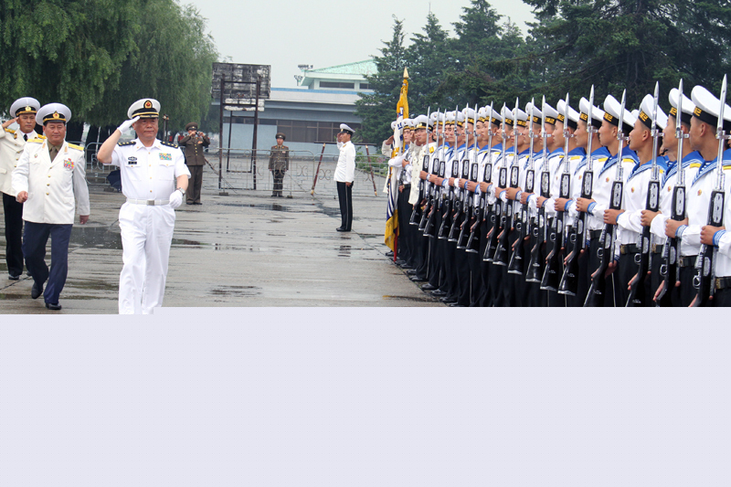 海軍中將田中閱兵照片高清，歷史與榮耀的瞬間定格，海軍中將田中閱兵照片高清，歷史與榮耀的瞬間定格，展現(xiàn)榮耀軍魂