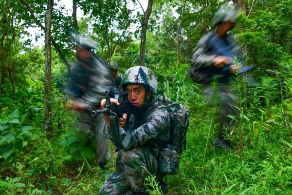 集團(tuán)軍帶基地穿越，探索未來戰(zhàn)爭(zhēng)新模式，集團(tuán)軍穿越時(shí)代，探索未來戰(zhàn)爭(zhēng)新模式與基地戰(zhàn)略