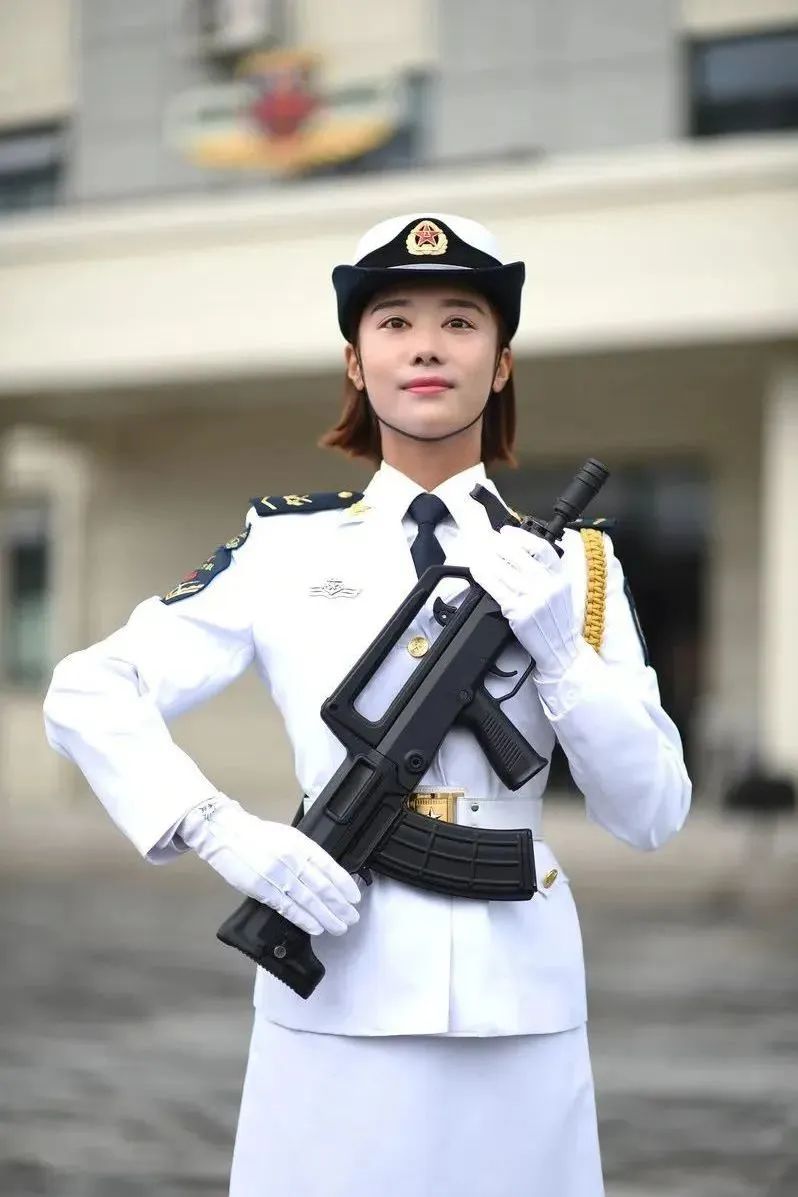 中國(guó)女兵，帥氣真實(shí)高清圖片展現(xiàn)，中國(guó)女兵帥氣風(fēng)采高清圖片展示