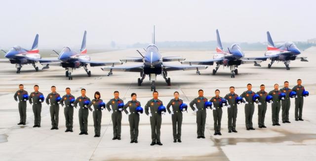 中國空軍圖片中的男性力量，中國空軍圖片展現(xiàn)男性力量風(fēng)采