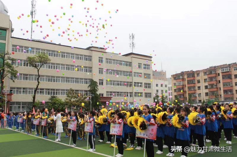 榮耀之歌，2019國慶大閱兵進(jìn)行曲，榮耀之歌，2019國慶大閱兵震撼進(jìn)行曲