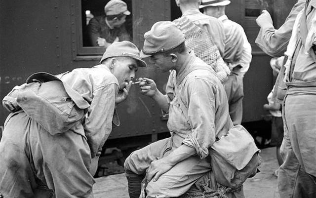日軍老兵打新兵，權(quán)力濫用與軍隊紀(jì)律的反思，日軍老兵濫用權(quán)力打新兵，軍隊紀(jì)律與權(quán)力失控的反思