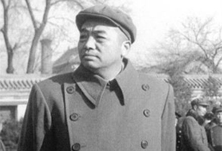 我國第一任國防部長，奠定國防基石的杰出人物，杰出人物揭秘，我國第一任國防部長奠定國防基石的傳奇人生