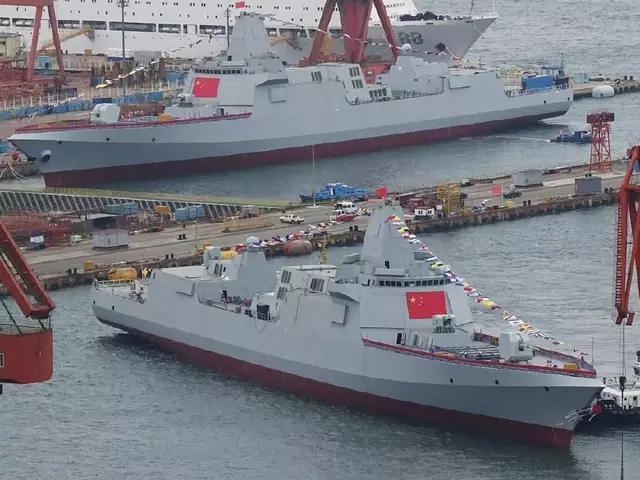 關(guān)于八艘大型驅(qū)逐艦?zāi)芊裨诮衲耆糠鄣奶接懀怂掖笮万?qū)逐艦今年能否全面服役探討