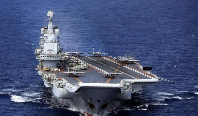 遼寧艦與美國航母尺寸對比，大小差異及其背后的故事，遼寧艦與美國航母尺寸對比，大小差異背后的故事探究