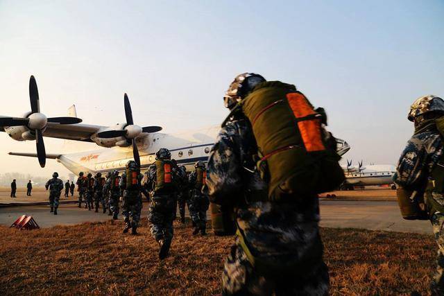 第十五空降軍的榮耀與使命，第十五空降軍的榮耀使命，英勇無畏，忠誠(chéng)擔(dān)當(dāng)