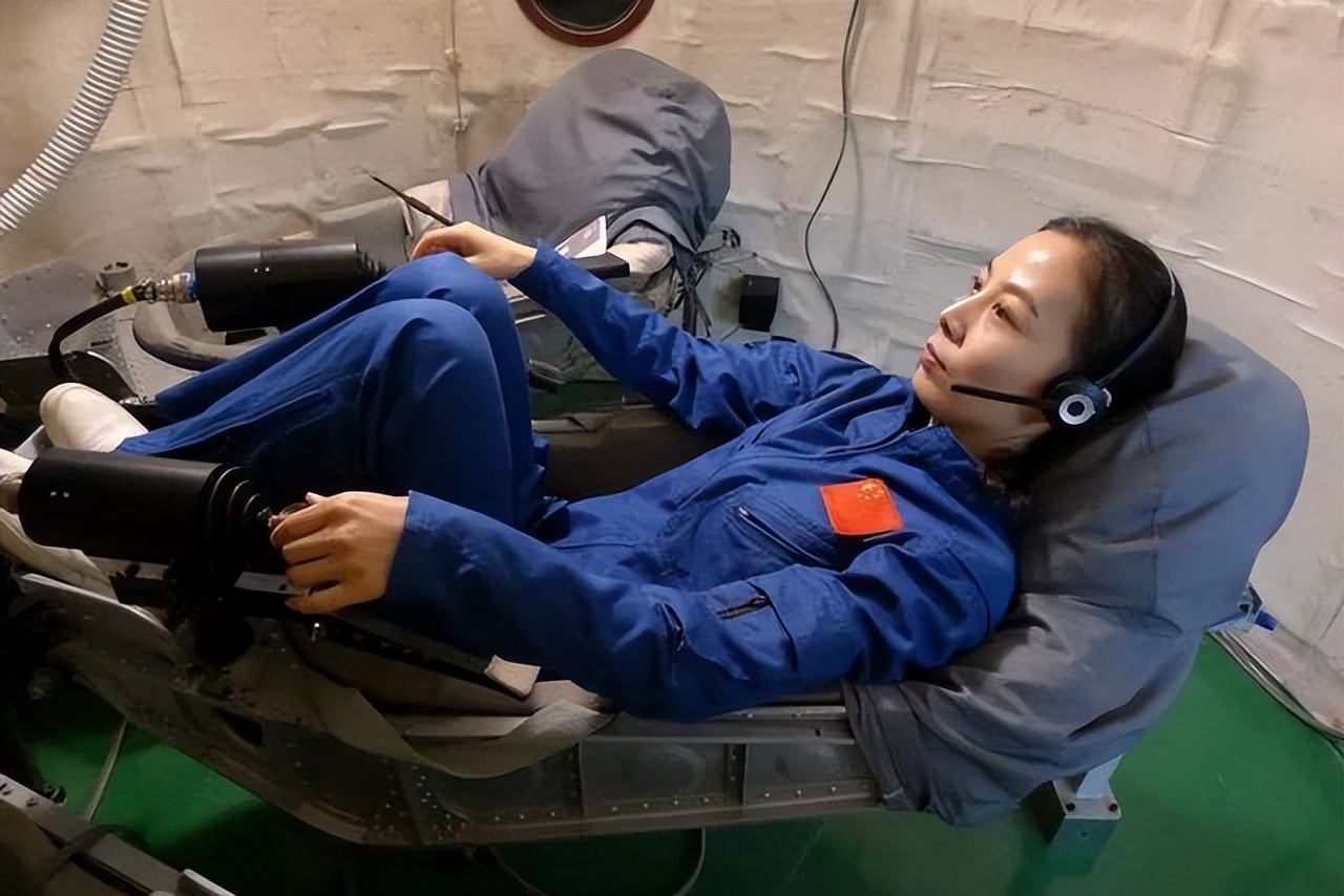 女航天員上太空的獨(dú)特之處與不同影響，女航天員的獨(dú)特太空之旅及其影響