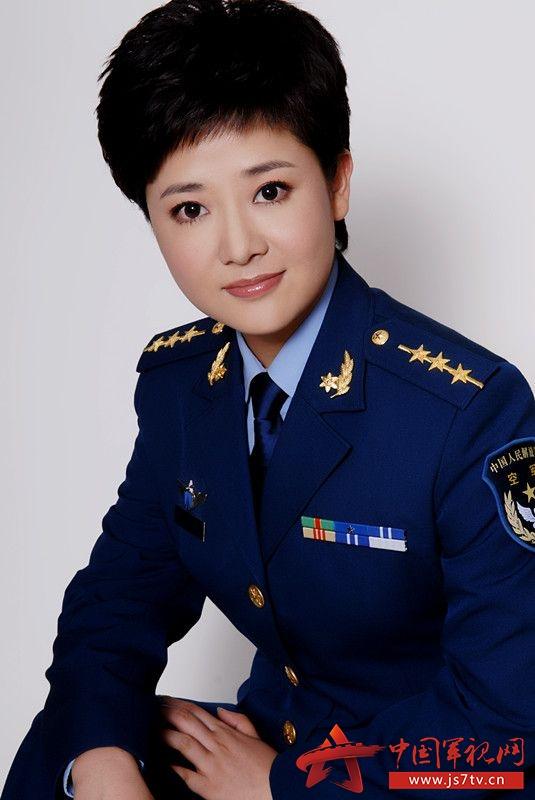 軍事頻道之星，丁麗的軍旅人生，丁麗，軍事頻道之星，軍旅人生的璀璨軌跡