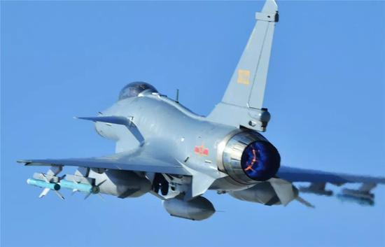 殲-10戰(zhàn)斗機(jī)與中國軍事力量的崛起，關(guān)于歸屬權(quán)的探討，殲-10戰(zhàn)斗機(jī)與中國軍事力量的崛起，歸屬權(quán)探討