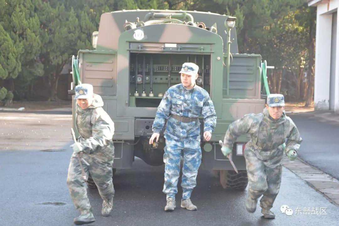 空軍新兵連訓(xùn)練內(nèi)容，錘煉藍(lán)天衛(wèi)士的基石，空軍新兵連訓(xùn)練，藍(lán)天衛(wèi)士的基石鍛造之旅