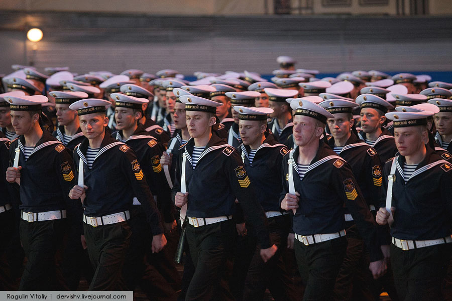 俄首相準(zhǔn)備迎接柏林閱兵，展現(xiàn)大國風(fēng)采與軍事力量，俄首相準(zhǔn)備參加柏林閱兵，展示大國軍事力量與風(fēng)采