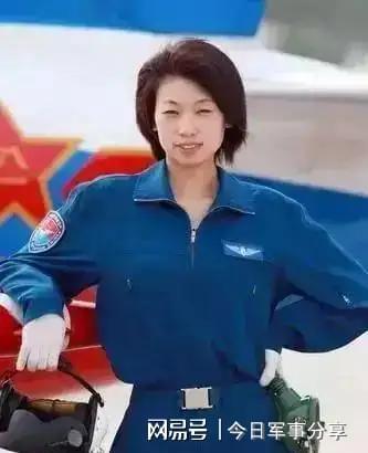 女飛行員張曉佳，翱翔天際的勇敢追夢人，女飛行員張曉佳，天際追夢的勇敢之翼
