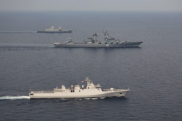 俄海軍瓦良格號，俄羅斯海軍力量的象征與驕傲，俄海軍瓦良格號，俄羅斯海軍力量的象征與榮耀