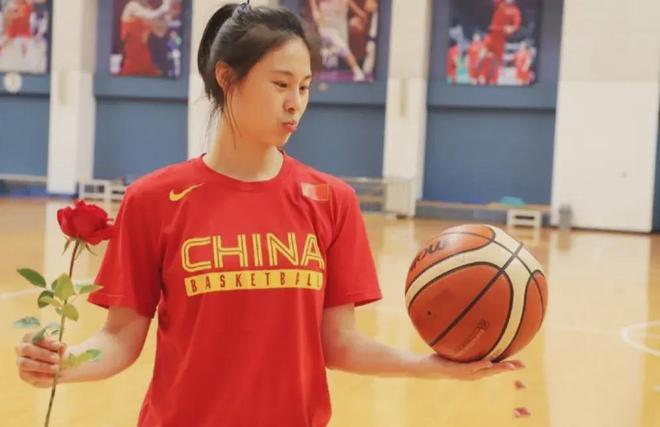 中國(guó)女籃新星李月汝的最新消息，中國(guó)女籃新星李月汝的最新動(dòng)態(tài)揭秘