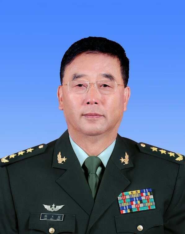 中國人民解放軍軍長，職責(zé)、使命與榮譽(yù)的象征，中國人民解放軍軍長，職責(zé)、使命與榮耀的象征之巔