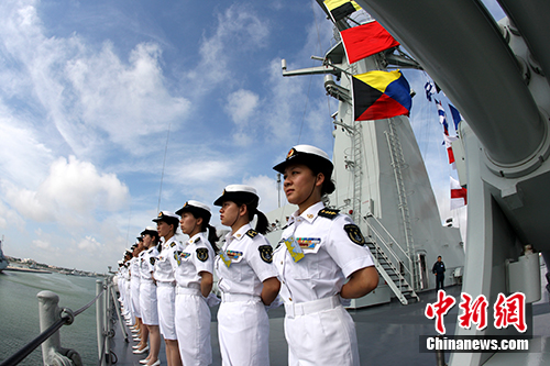 中國海軍女兵風(fēng)姿圖片，展現(xiàn)力量與柔美的獨(dú)特魅力，中國海軍女兵風(fēng)采，力量與柔美的獨(dú)特魅力圖片展示