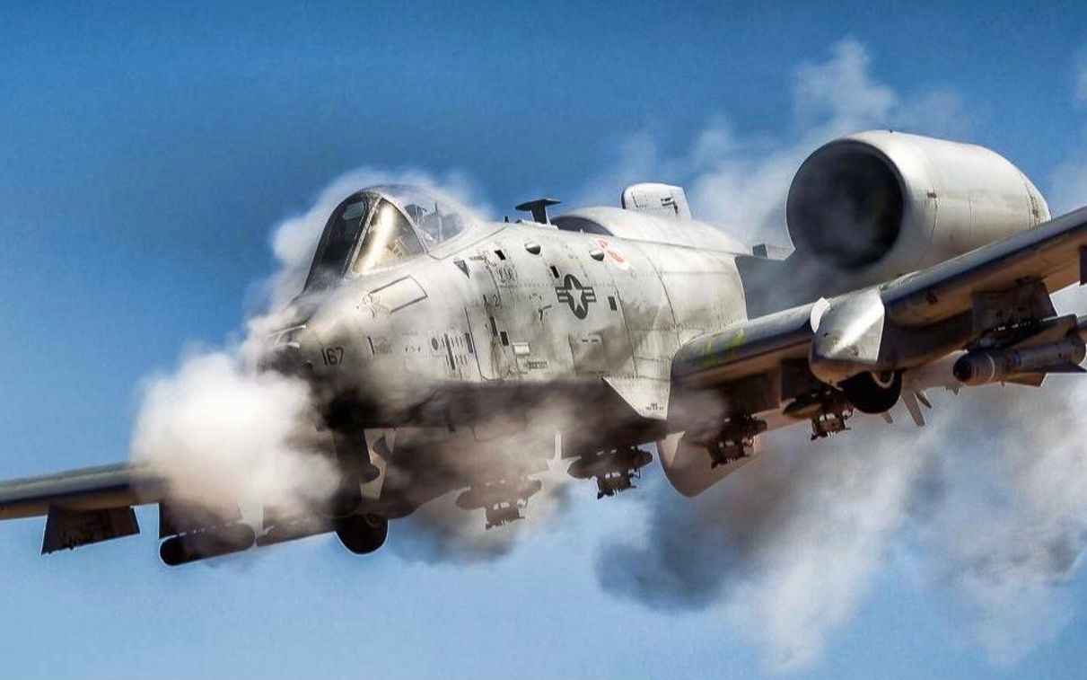 揭秘A-10攻擊機的射擊威力，一段震撼的射擊視頻解析，揭秘A-10攻擊機的震撼射擊威力，一段射擊視頻的深度解析