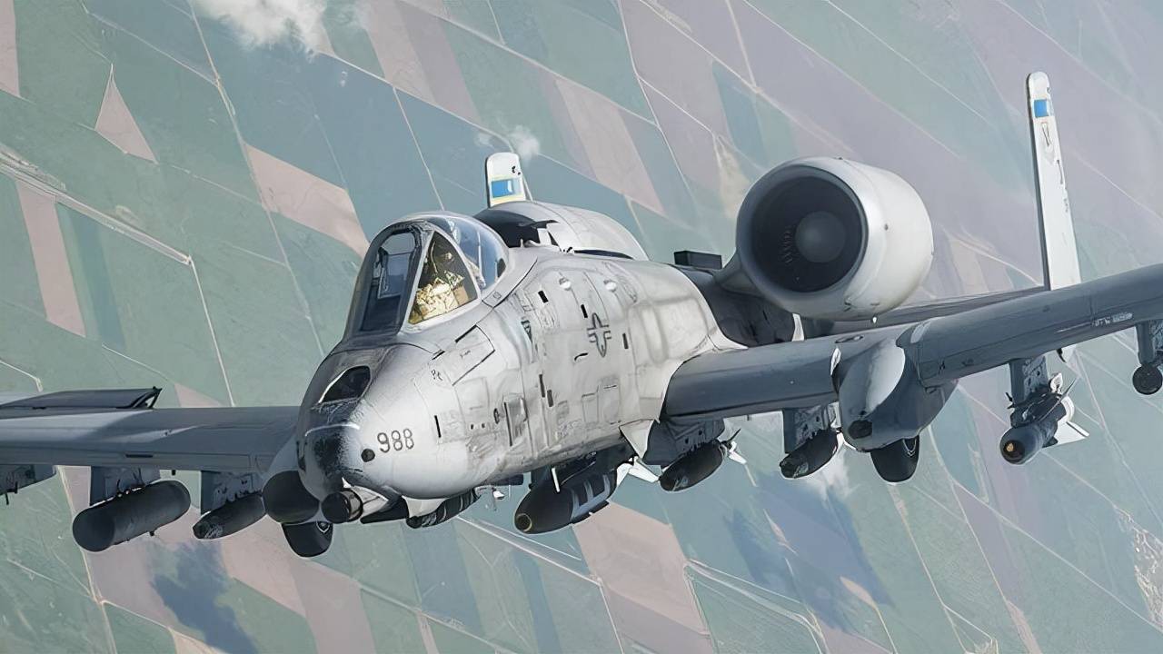 探究A-10攻擊機(jī)退役背后的原因，A-10攻擊機(jī)退役原因深度解析