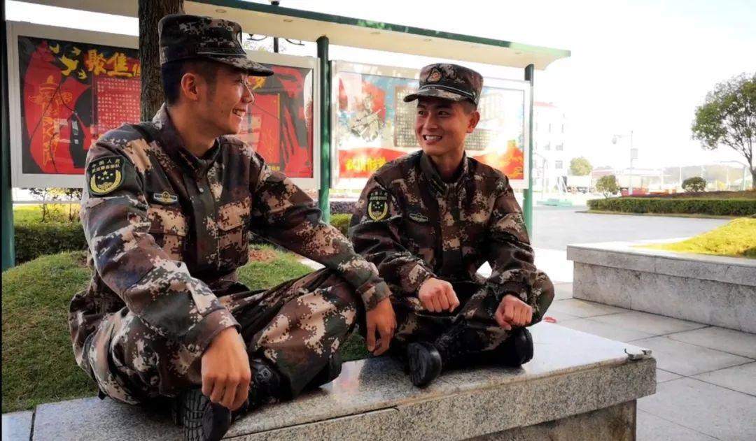 武警與陸軍服飾圖片，了解中國軍隊制服的發(fā)展歷程，中國軍隊制服演變史，武警與陸軍服飾圖片一覽