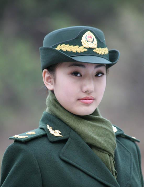 中國武警女兵，單身照片背后的堅韌與力量，中國武警女兵的單身照片背后的堅韌與力量