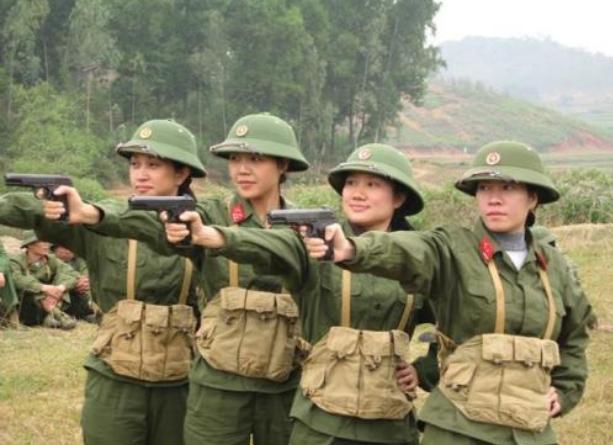 美女誘惑士兵，歷史與文化的多維視角，美女誘惑士兵，歷史與文化多維視角下的探究