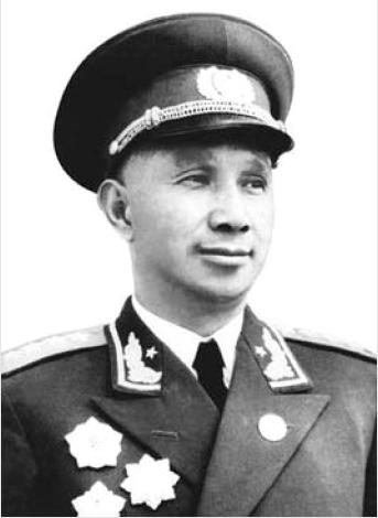 軍旅生涯，榮耀與磨礪的交織，軍旅生涯，榮耀與磨礪的交響樂章