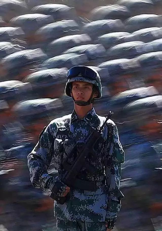 中國(guó)人民解放軍精神，堅(jiān)韌不拔，無(wú)私奉獻(xiàn)的典范，中國(guó)人民解放軍精神，堅(jiān)韌不拔與無(wú)私奉獻(xiàn)的典范