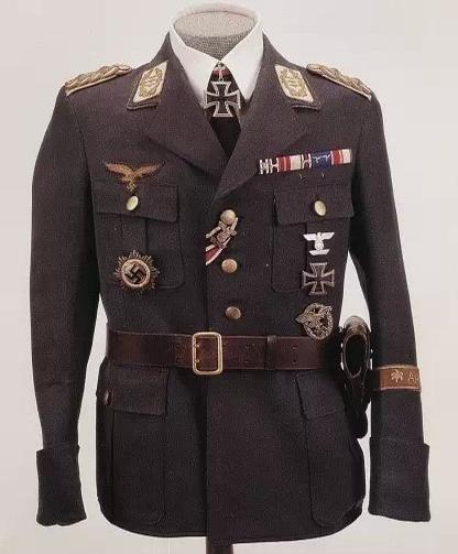 中國元帥軍銜等級肩章，榮耀的象征，中國元帥軍銜等級肩章，榮耀的標(biāo)志