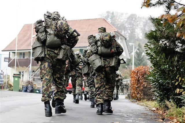軍工股在打仗期間的表現(xiàn)與市場(chǎng)動(dòng)態(tài)分析，軍工股在戰(zhàn)爭(zhēng)期間的市場(chǎng)表現(xiàn)與動(dòng)態(tài)分析