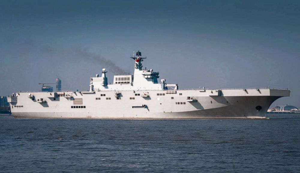 中國(guó)海軍新一代力量，075型兩棲攻擊艦直升機(jī)數(shù)量揭秘，中國(guó)海軍新一代力量揭秘，075型兩棲攻擊艦直升機(jī)數(shù)量探秘