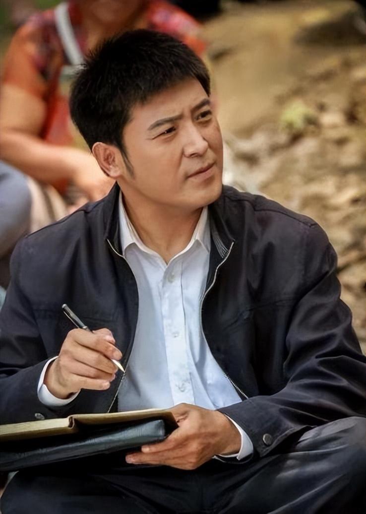 軍事評論員李莉近期為什么沒有出鏡，深度探究其背后原因，軍事評論員李莉缺席鏡頭背后的原因探究