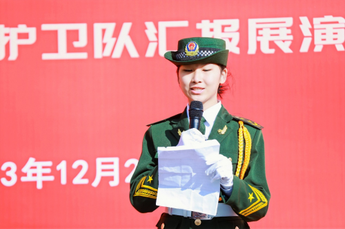 國旗護(hù)衛(wèi)隊中的鏗鏘玫瑰，女隊員的榮耀與擔(dān)當(dāng)，國旗護(hù)衛(wèi)隊中的女隊員，榮耀與擔(dān)當(dāng)?shù)溺H鏘玫瑰